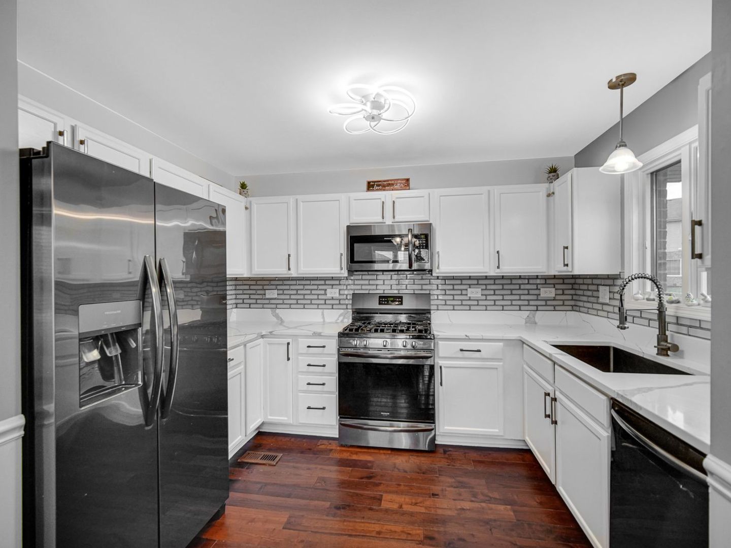 2122 Sky Harbor Drive