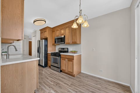 Tiny photo for 815 Leicester Road #320A, Elk Grove Village, IL 60007 (MLS # 12736575)