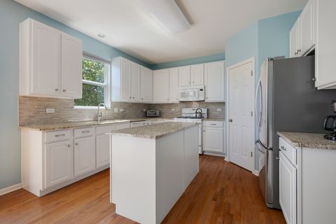 Tiny photo for 1011 Bellows Way, Volo, IL 60073 (MLS # 12677686)