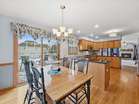 Tiny photo for 1995 Bridlewood Drive, Hoffman Estates, IL 60192 (MLS # 12531503)