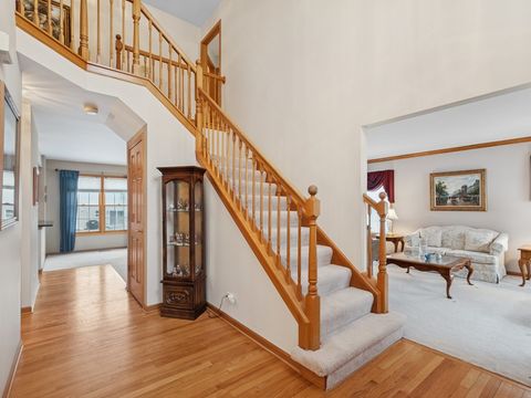 Tiny photo for 1995 Bridlewood Drive, Hoffman Estates, IL 60192 (MLS # 12531503)