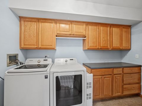 Tiny photo for 1995 Bridlewood Drive, Hoffman Estates, IL 60192 (MLS # 12531503)