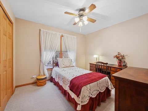 Tiny photo for 1995 Bridlewood Drive, Hoffman Estates, IL 60192 (MLS # 12531503)