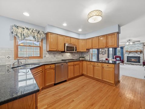 Tiny photo for 1995 Bridlewood Drive, Hoffman Estates, IL 60192 (MLS # 12531503)