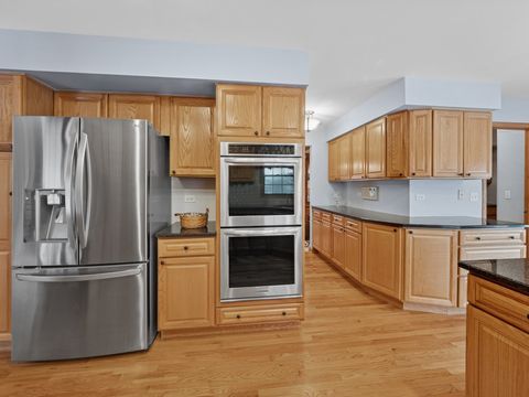 Tiny photo for 1995 Bridlewood Drive, Hoffman Estates, IL 60192 (MLS # 12531503)