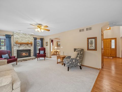 Tiny photo for 1995 Bridlewood Drive, Hoffman Estates, IL 60192 (MLS # 12531503)