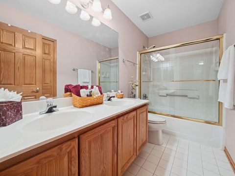 Tiny photo for 1995 Bridlewood Drive, Hoffman Estates, IL 60192 (MLS # 12531503)