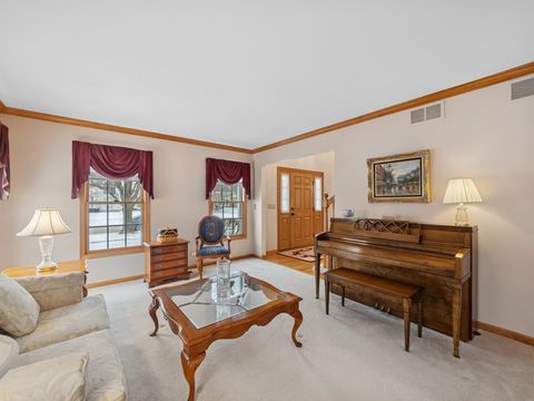 Tiny photo for 1995 Bridlewood Drive, Hoffman Estates, IL 60192 (MLS # 12531503)