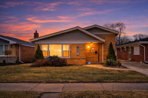 Photo of 14521 Kenwood Avenue, Dolton, IL 60419 (MLS # 12590975)