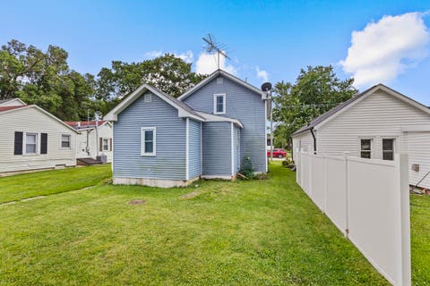Tiny photo for 207 E Taylor Street, Grant Park, IL 60940 (MLS # 12706604)