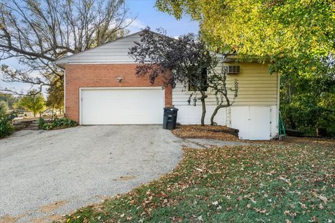 Tiny photo for 8210 Ridgewood Road, Rock Island, IL 61201 (MLS # 12630860)