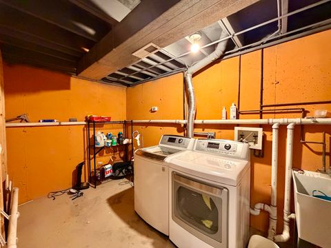 Tiny photo for 1535 Chatfield Court, Roselle, IL 60172 (MLS # 12639239)
