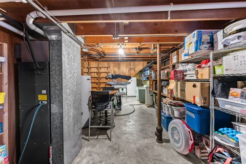 Tiny photo for 2310 W 38th Place, Davenport, IA 52806 (MLS # 12588478)