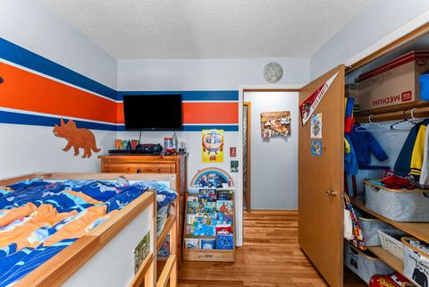 Tiny photo for 2310 W 38th Place, Davenport, IA 52806 (MLS # 12588478)