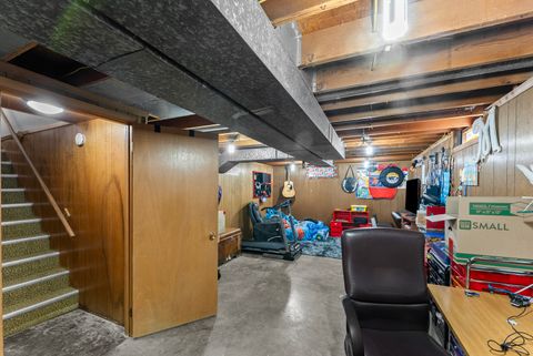 Tiny photo for 2310 W 38th Place, Davenport, IA 52806 (MLS # 12588478)