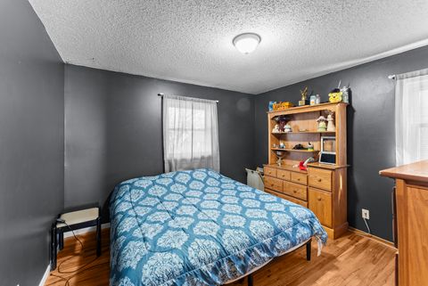 Tiny photo for 2310 W 38th Place, Davenport, IA 52806 (MLS # 12588478)