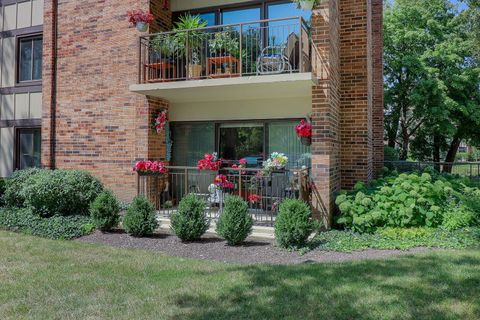 Tiny photo for 301 Lake Hinsdale Drive #106, Willowbrook, IL 60527 (MLS # 12455238)