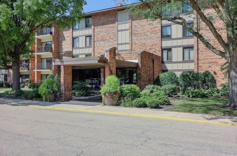 Photo of 301 Lake Hinsdale Drive #106, Willowbrook, IL 60527 (MLS # 12455238)