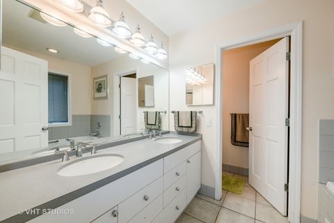 Tiny photo for 1410 E 48th Street, Chicago, IL 60615 (MLS # 12609396)