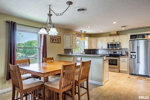 Tiny photo for 622 Dongola Court, Creal Springs, IL 62922 (MLS # QC4267233)