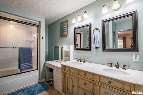 Tiny photo for 622 Dongola Court, Creal Springs, IL 62922 (MLS # QC4267233)