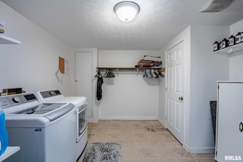 Tiny photo for 622 Dongola Court, Creal Springs, IL 62922 (MLS # QC4267233)