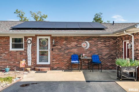 Tiny photo for 622 Dongola Court, Creal Springs, IL 62922 (MLS # QC4267233)