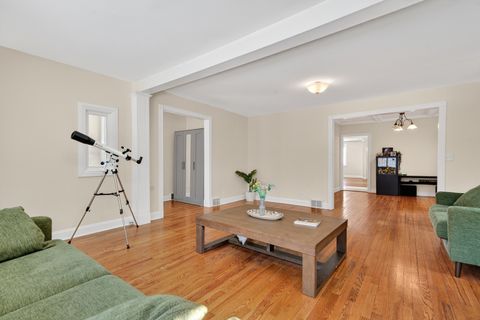 Tiny photo for 810 S Euclid Avenue, Oak Park, IL 60304 (MLS # 12549196)