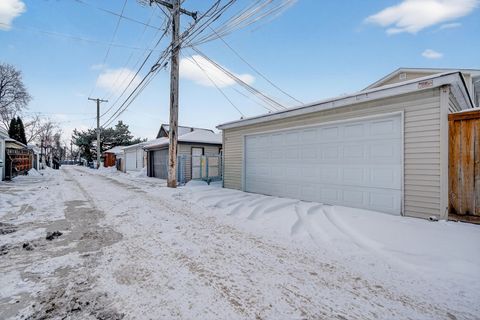 Tiny photo for 810 S Euclid Avenue, Oak Park, IL 60304 (MLS # 12549196)