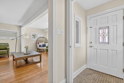 Tiny photo for 810 S Euclid Avenue, Oak Park, IL 60304 (MLS # 12549196)