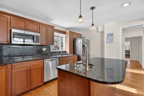 Tiny photo for 810 S Euclid Avenue, Oak Park, IL 60304 (MLS # 12549196)