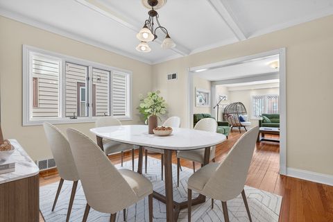 Tiny photo for 810 S Euclid Avenue, Oak Park, IL 60304 (MLS # 12549196)