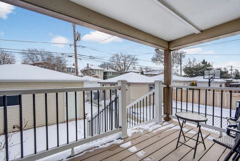 Tiny photo for 810 S Euclid Avenue, Oak Park, IL 60304 (MLS # 12549196)