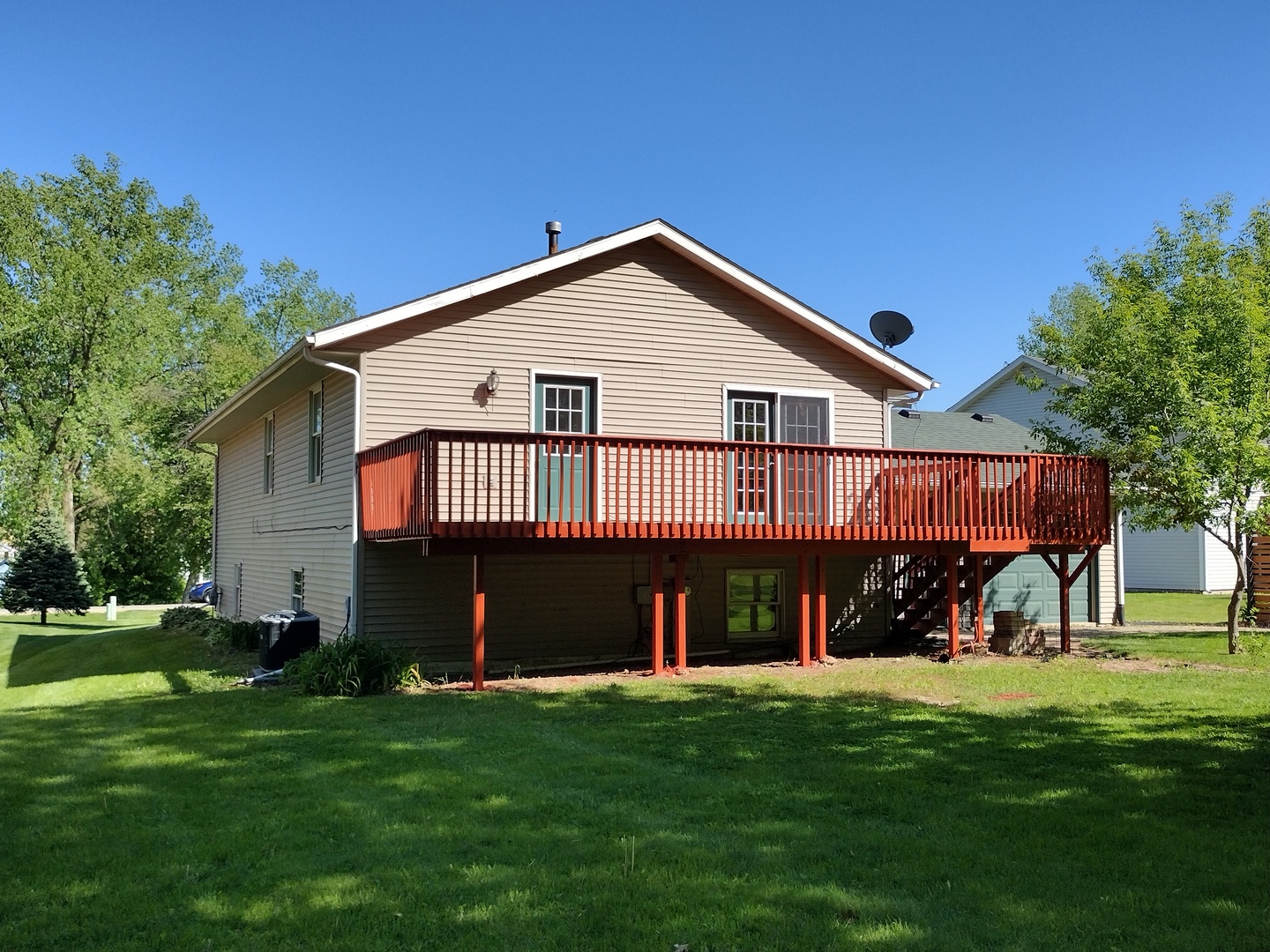 1127 Candlewick Drive NW