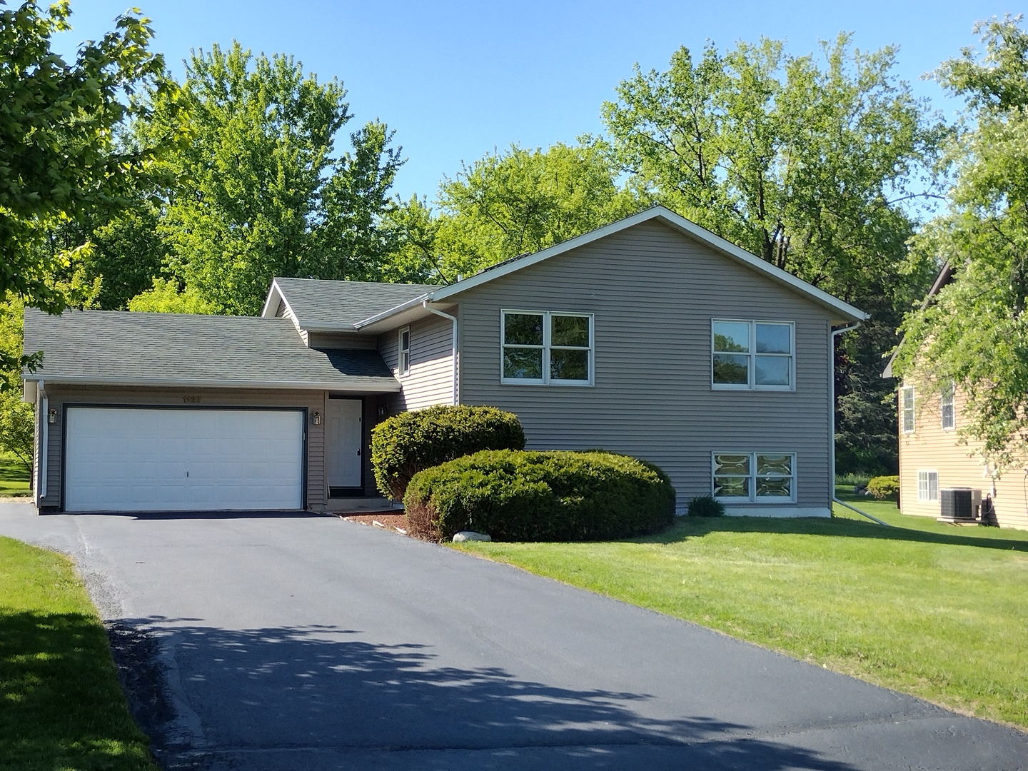 1127 Candlewick Drive NW