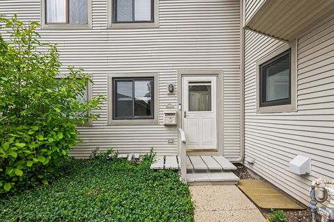 Photo of 541 Verde Drive, Schaumburg, IL 60173 (MLS # 12657158)