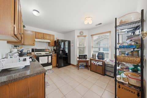 Tiny photo for 182 Aspen Court, North Aurora, IL 60542 (MLS # 12733906)