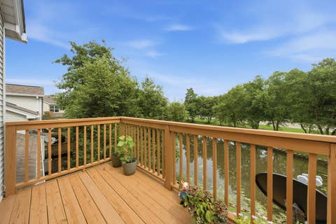 Tiny photo for 182 Aspen Court, North Aurora, IL 60542 (MLS # 12733906)