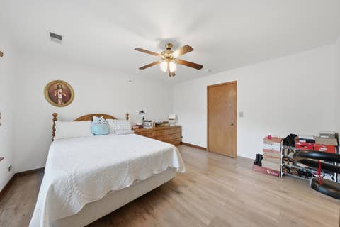 Tiny photo for 182 Aspen Court, North Aurora, IL 60542 (MLS # 12733906)