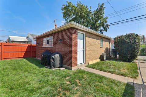 Tiny photo for 5633 W Cornelia Avenue, Chicago, IL 60634 (MLS # 12720678)