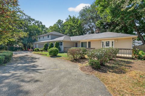 Photo of 11S100 Carpenter Street, Lemont, IL 60439 (MLS # 12485613)