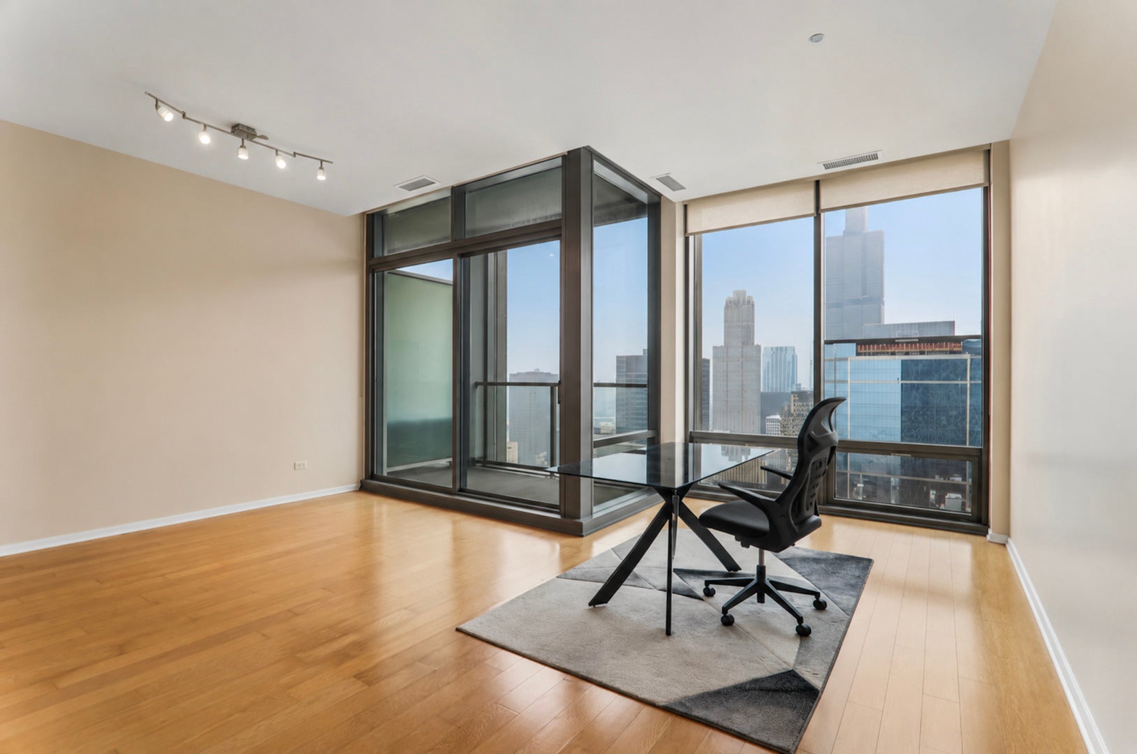 65 E Monroe Street 4407