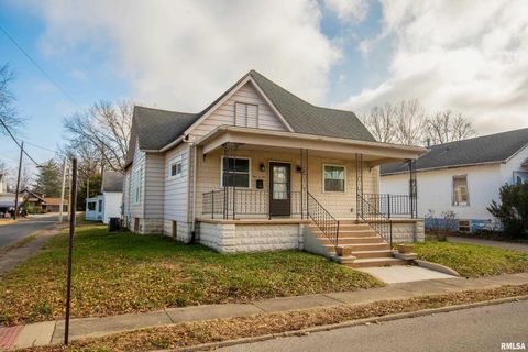 Photo of 501 S BUCHANAN Street, Marion, IL 62959 (MLS # EB460756)