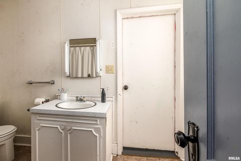 Tiny photo for 501 S BUCHANAN Street, Marion, IL 62959 (MLS # EB460756)