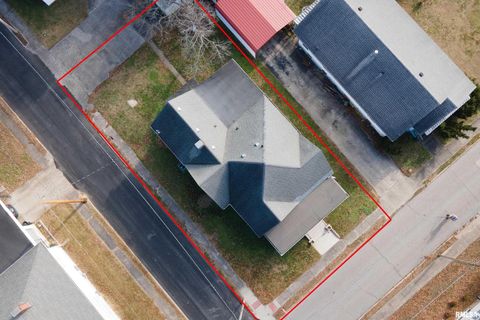 Tiny photo for 501 S BUCHANAN Street, Marion, IL 62959 (MLS # EB460756)