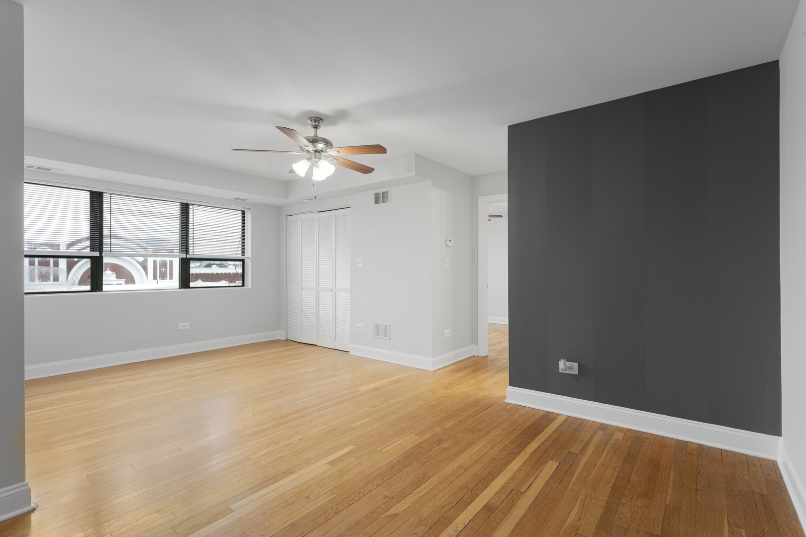 7616 N MARSHFIELD Avenue 502