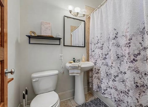 Tiny photo for 116 W Locust Street, Bloomington, IL 61701 (MLS # 12755012)