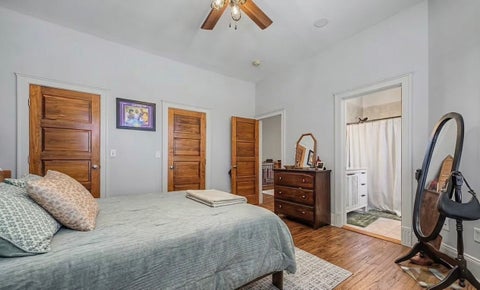 Tiny photo for 116 W Locust Street, Bloomington, IL 61701 (MLS # 12755012)