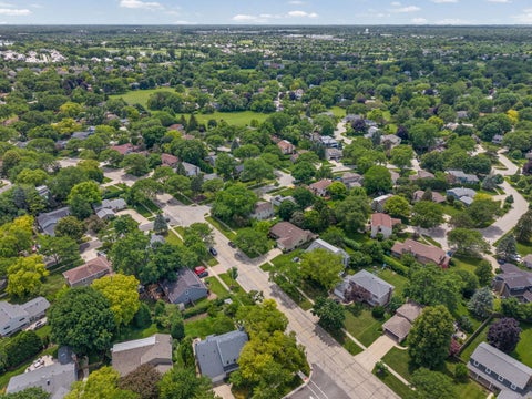 Tiny photo for 281 Tyler Court, Libertyville, IL 60048 (MLS # 12710943)