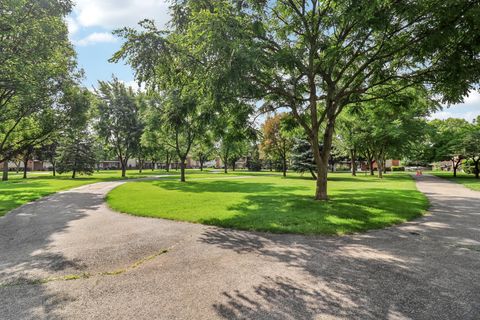 Tiny photo for 1107 E Algonquin Road #4, Arlington Heights, IL 60005 (MLS # 12497718)